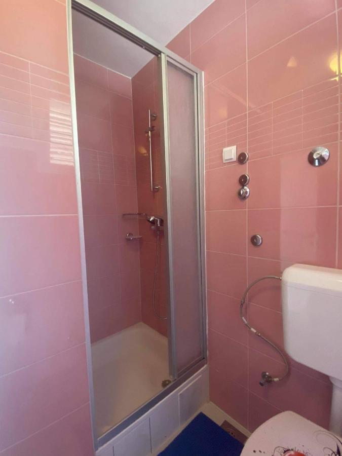Genesis Apartment โตรกีร์ ภายนอก รูปภาพ